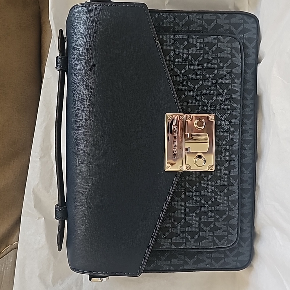 Michael Kors crossbody